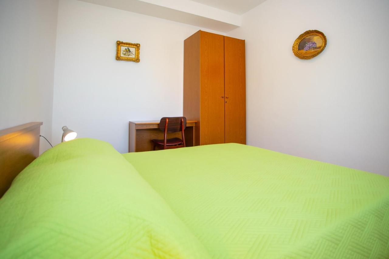 Apartment Nola Podgora Luaran gambar