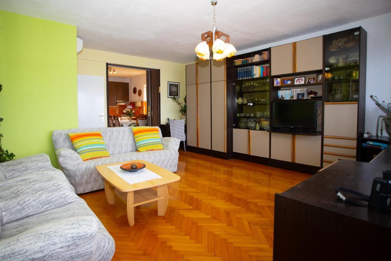 Apartment Nola Podgora Luaran gambar