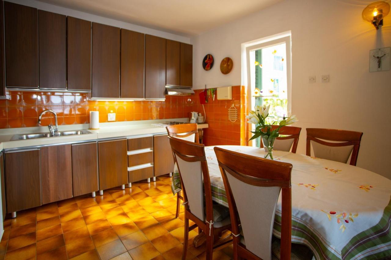 Apartment Nola Podgora Luaran gambar
