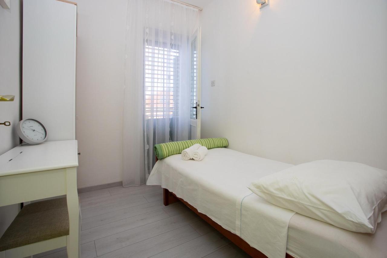 Apartment Nola Podgora Luaran gambar