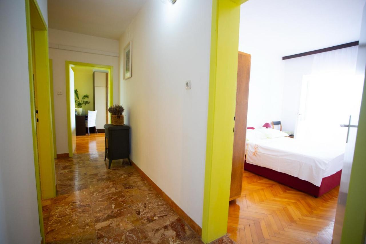 Apartment Nola Podgora Luaran gambar