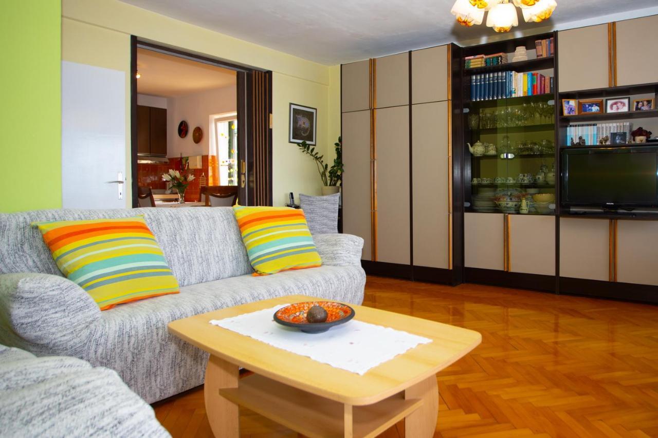 Apartment Nola Podgora Luaran gambar