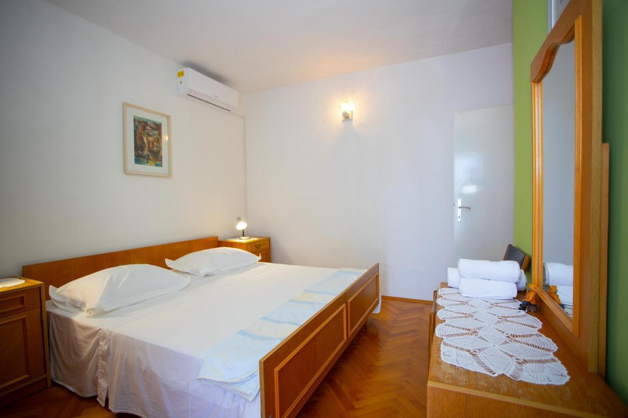 Apartment Nola Podgora Luaran gambar
