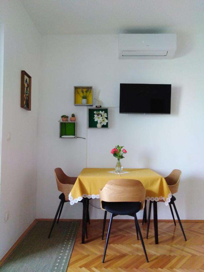 Apartment Nola Podgora Luaran gambar