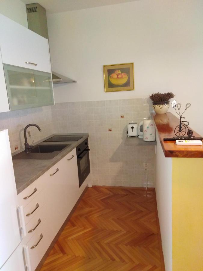 Apartment Nola Podgora Luaran gambar